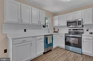 8566 Kim Marie Ct, Pasadena, MD 21122 - Photo 15