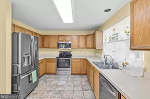 112 Farmbrook Ln, Hanover, MD 21076 - Photo 17