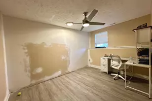 329 10th, Brooklyn, MD 21225 - Photo 25