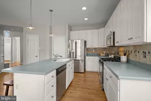 122 Farmbrook Ln, Hanover, MD 21076 - Photo 17