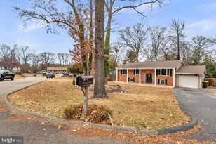 151 Long Point Ct, Pasadena, MD 21122 - Photo 3