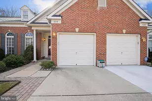 328 Colony Point Pl, Edgewater, MD 21037 - Photo 7