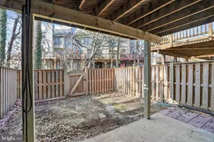 8608 Woodland Manor Dr, Laurel, MD 20724 - Photo 33