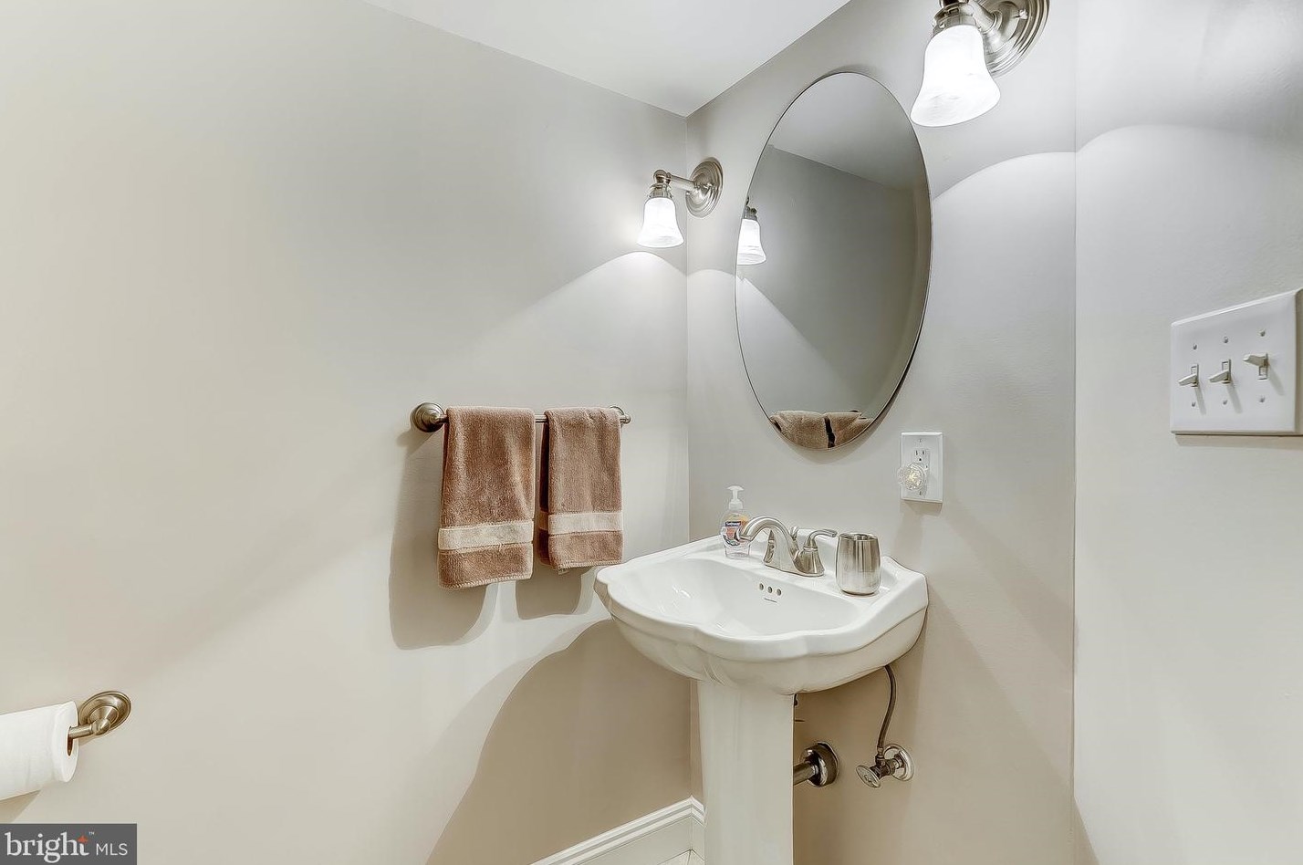 2900 Middle Brg Ct, Crofton MD 21114-2498 exterior