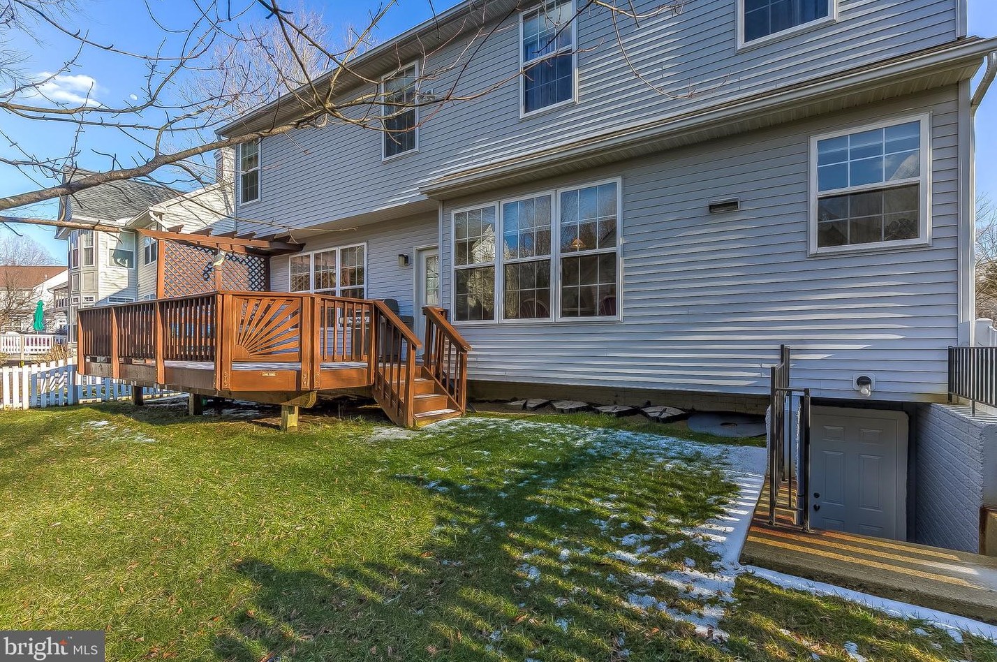 2900 Middle Brg Ct, Crofton MD 21114-2498 exterior