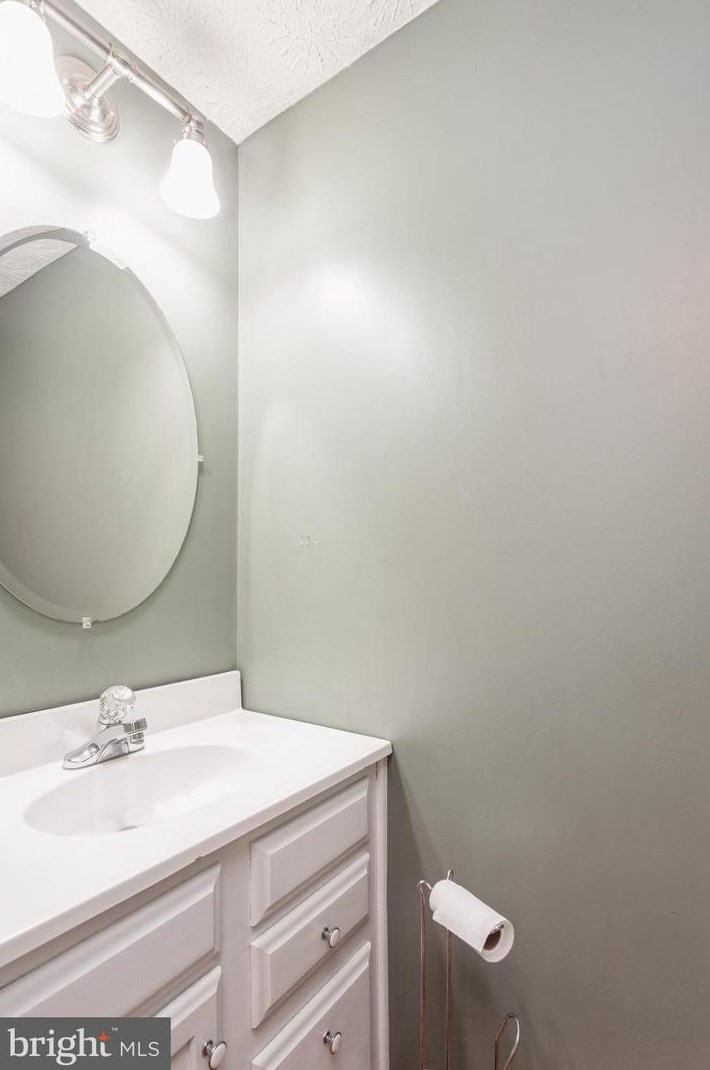 2537 Log Ml Ct, Crofton MD 21114-1859 exterior