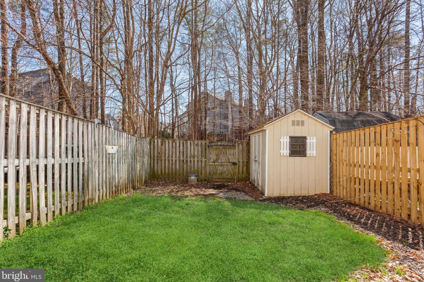 2537 Log Ml Ct, Crofton MD 21114-1859 exterior