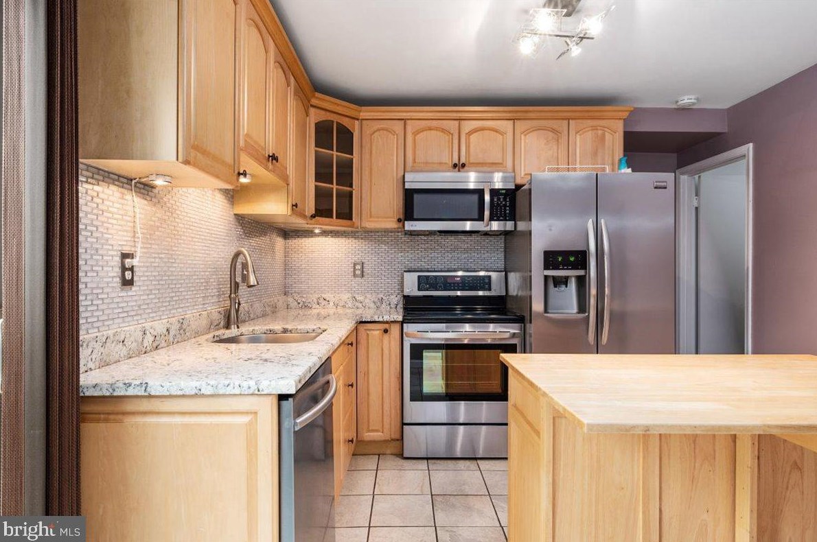 1452 Blockton Ct, Crofton MD 21114-1101 exterior