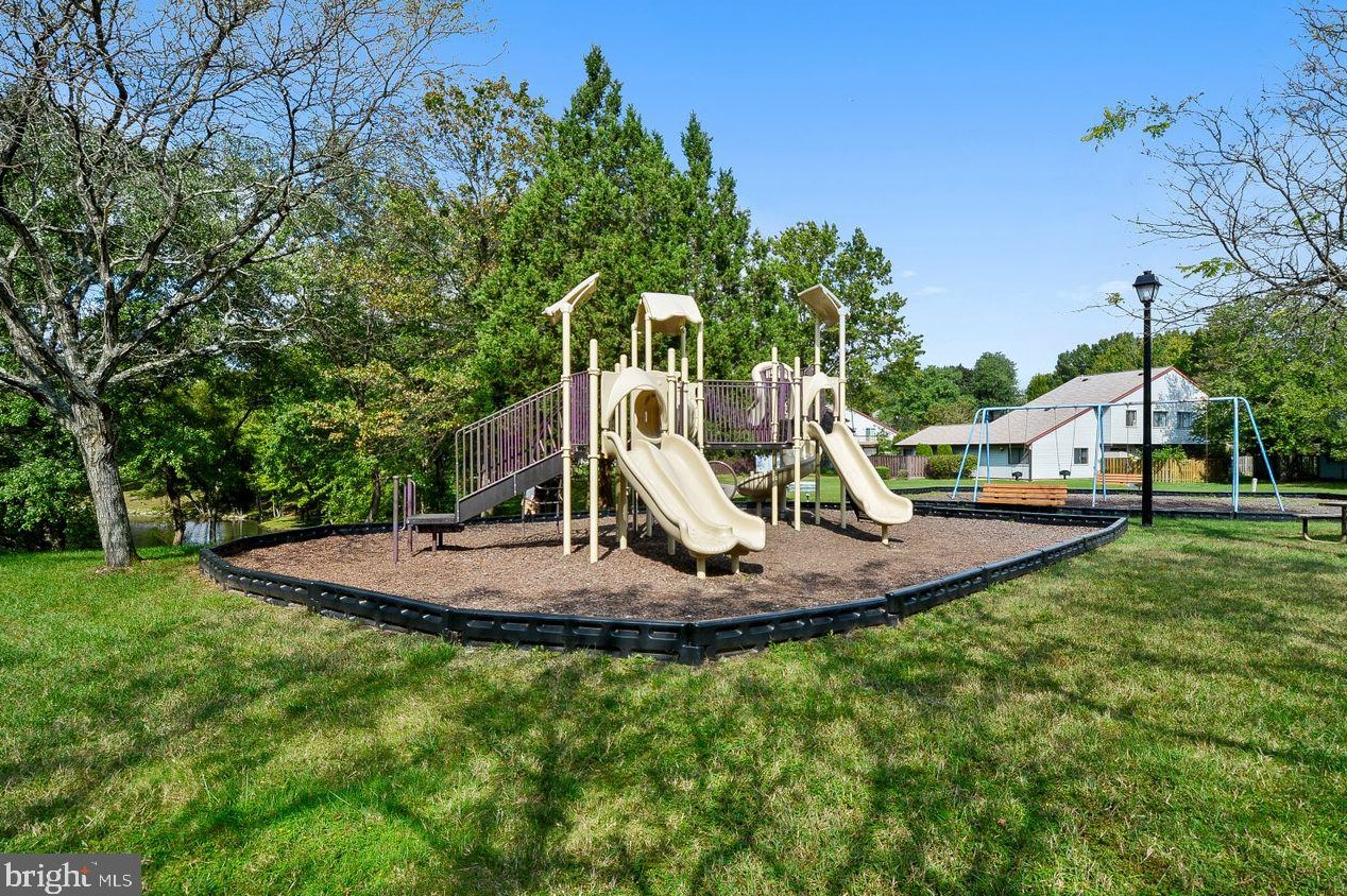 1736 Denton Ct, Crofton MD  21114-1914 exterior