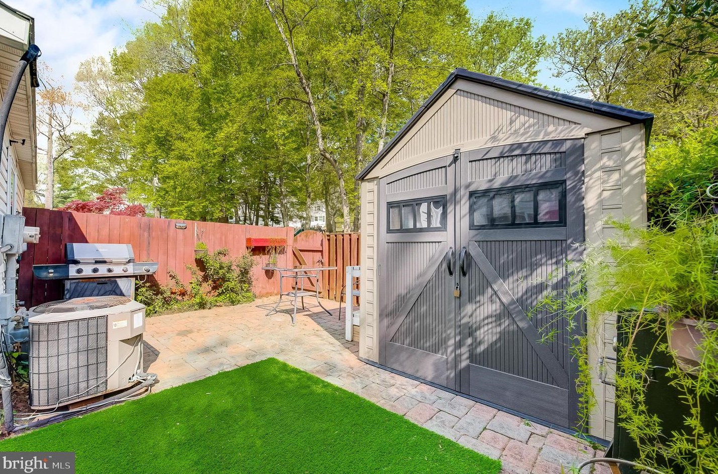 1658 Walleye Dr, Crofton MD  21114-2326 exterior