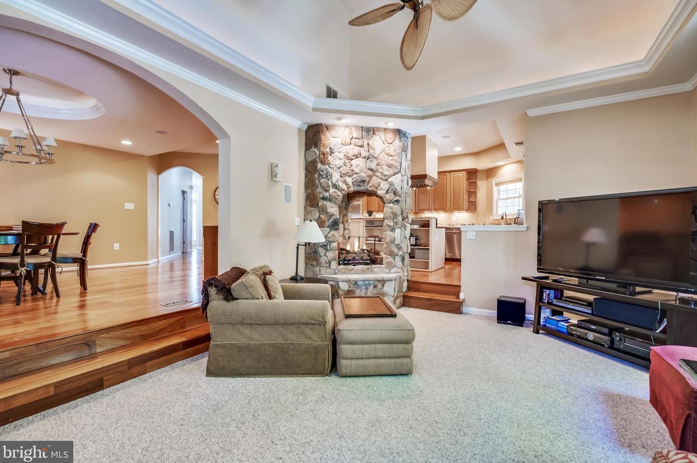 1523 Hornbeam Dr, Crofton MD 21114-3244 exterior