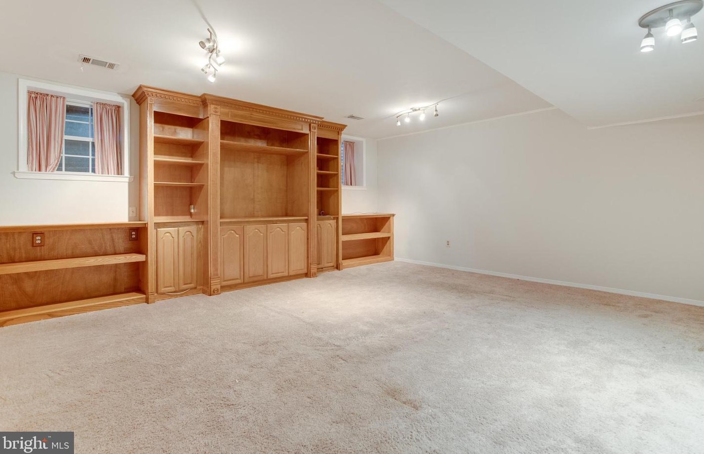 1608 Angus Ct, Crofton MD 21114-2002 exterior