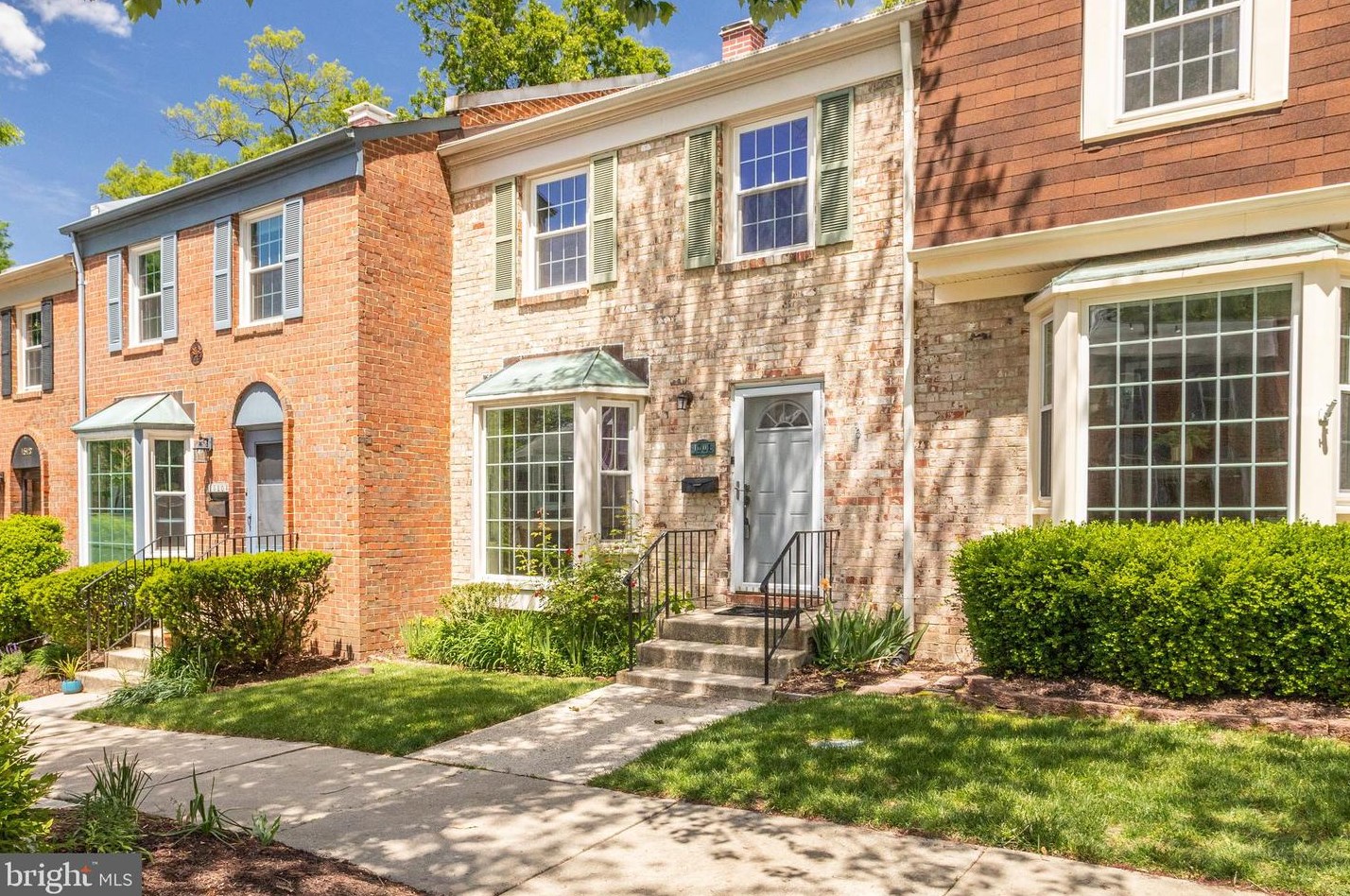 1608 Angus Ct, Crofton MD 21114-2002 exterior