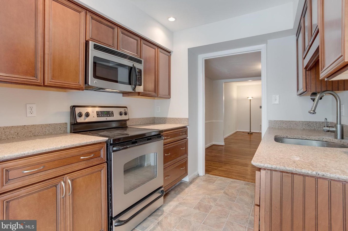 1608 Angus Ct, Crofton MD 21114-2002 exterior