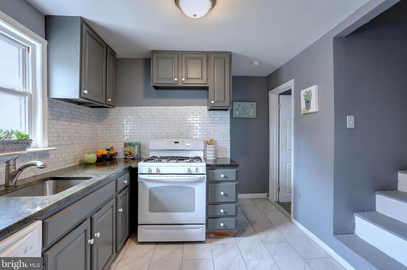 116 Franklin Ave, Baltimore MD  21225-2825 exterior