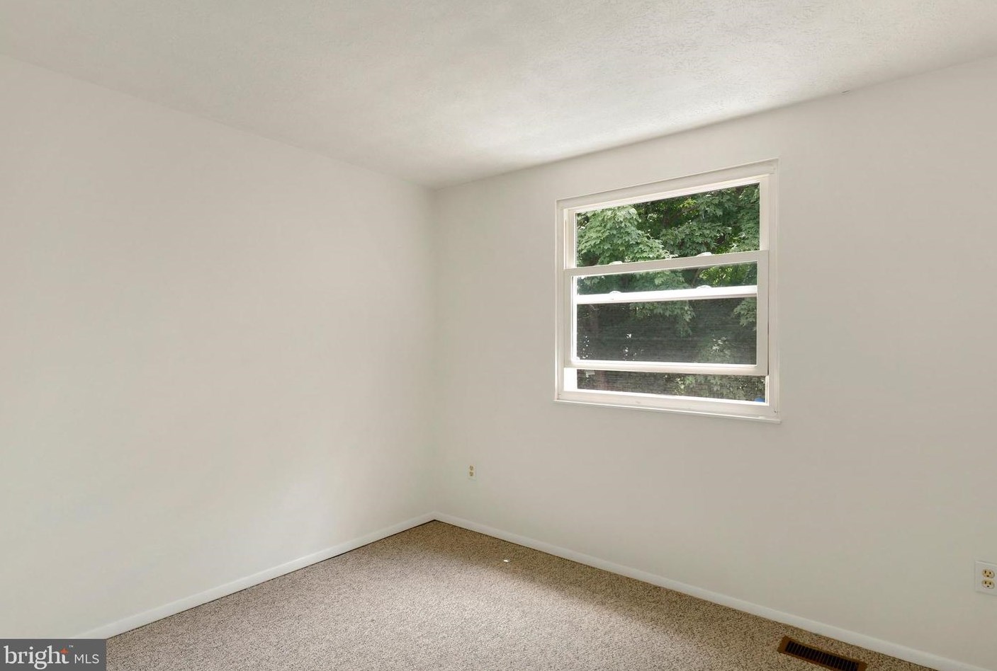 7735 Aragorn Ct, Baltimore MD 21076-1603 exterior