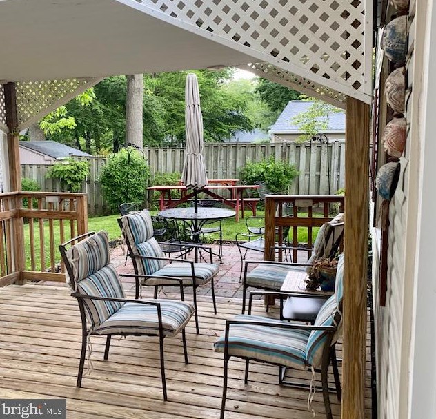 1712 Sturbridge Pl, Crofton MD  21114-2010 exterior