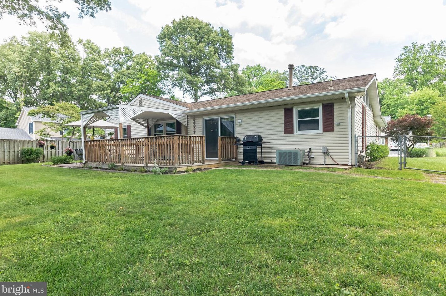 1712 Sturbridge Pl, Crofton MD  21114-2010 exterior