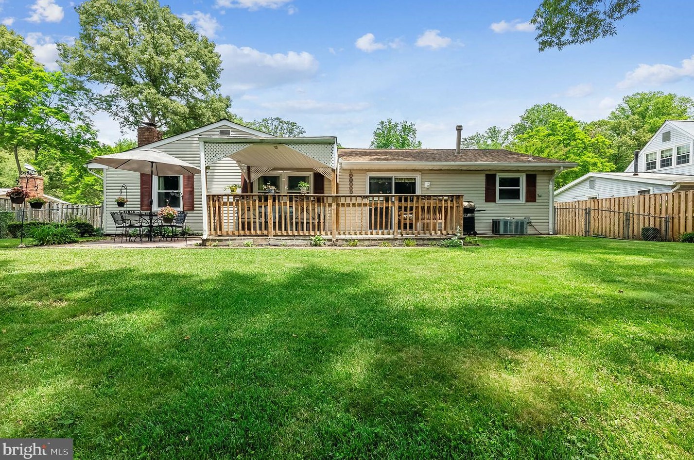 1712 Sturbridge Pl, Crofton MD  21114-2010 exterior