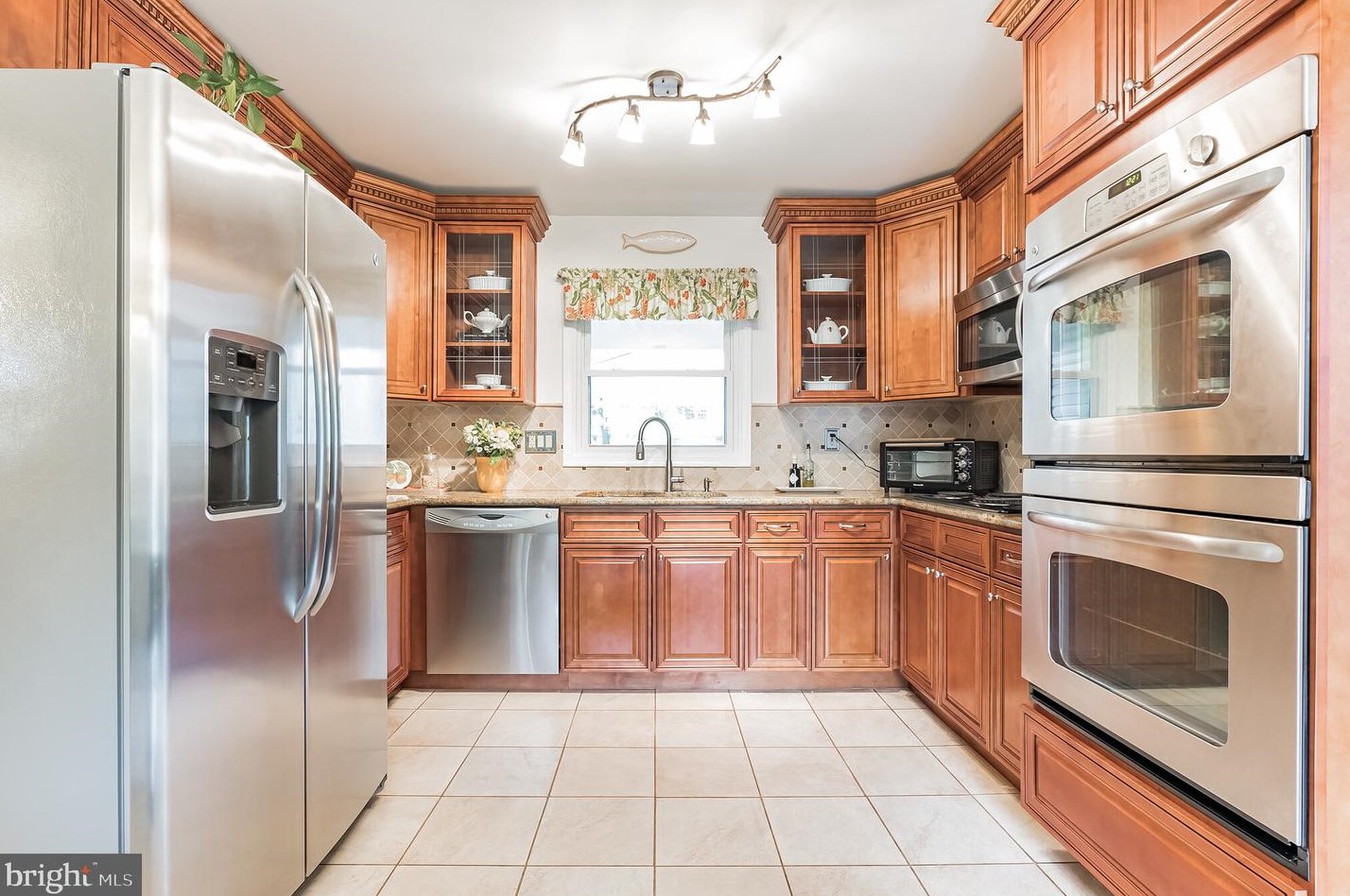 1712 Sturbridge Pl, Crofton MD  21114-2010 exterior