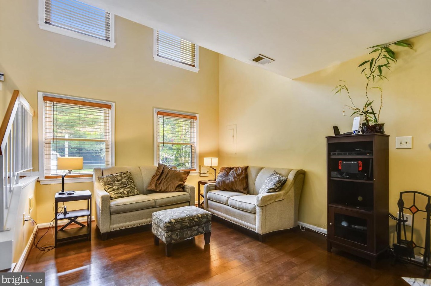 1605 Howard Chapel Ct, Crofton MD 21114-1817 exterior