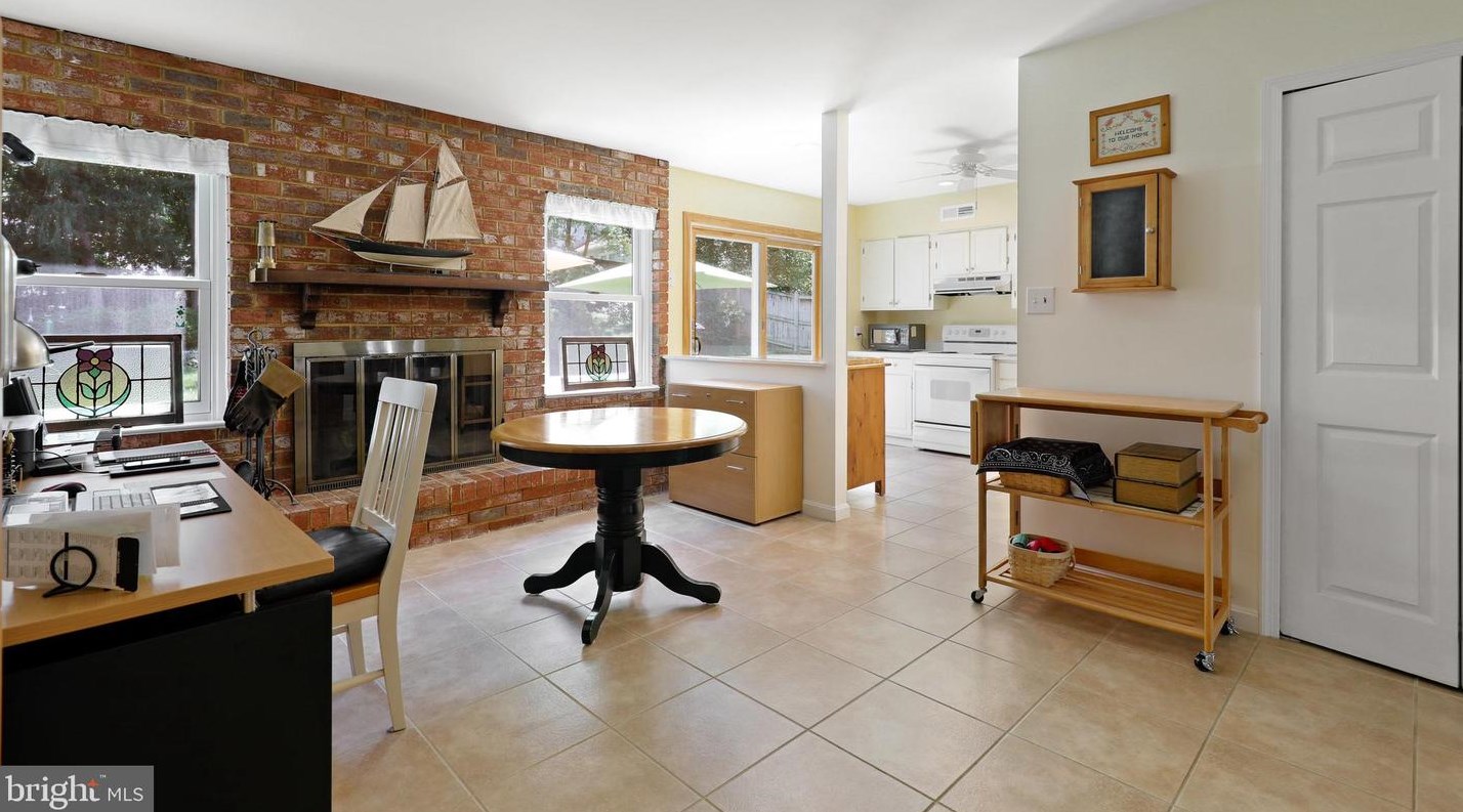 1454 Jordan Ave, Crofton MD  21114-2140 exterior