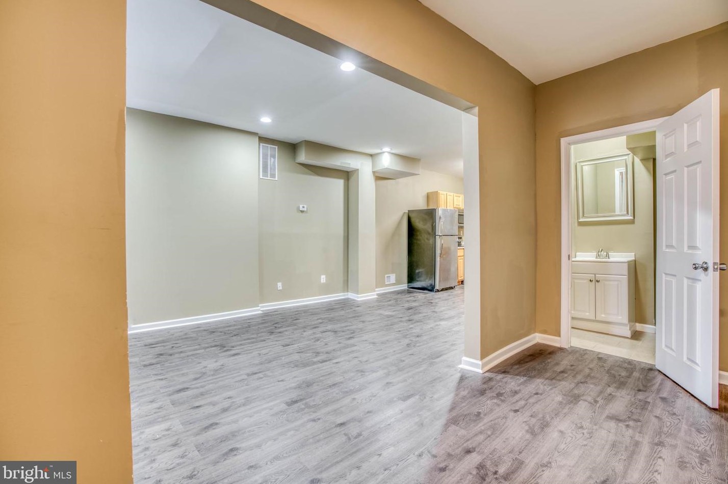 3303 Piedmont Ave, Baltimore MD  21216-2324 exterior