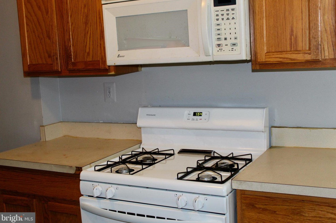 2823 Pelham Ave, Baltimore MD  21213-1219 exterior