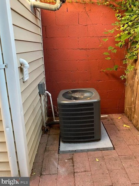 606 Bradford St, Baltimore MD  21224-3606 exterior