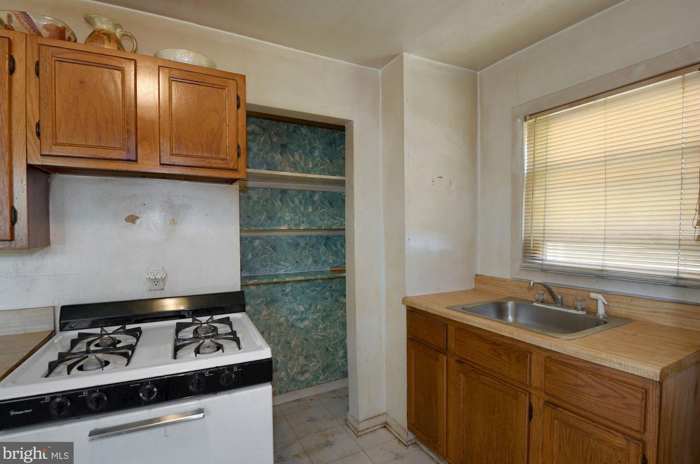 728 43 St, Baltimore MD 21211-1611 exterior