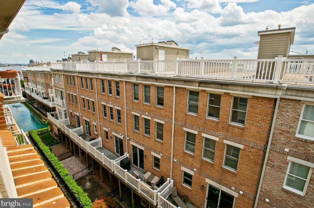 23 Pierside Dr, Baltimore MD  21230-5463 exterior