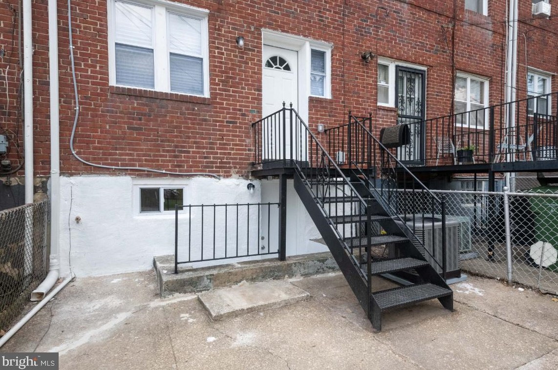 1205 Augusta Ave, Baltimore MD  21229-1704 exterior