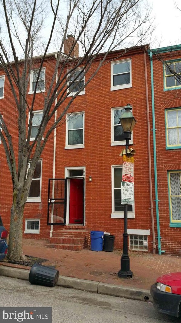 123 Scott St, Baltimore MD  21201-1033 exterior