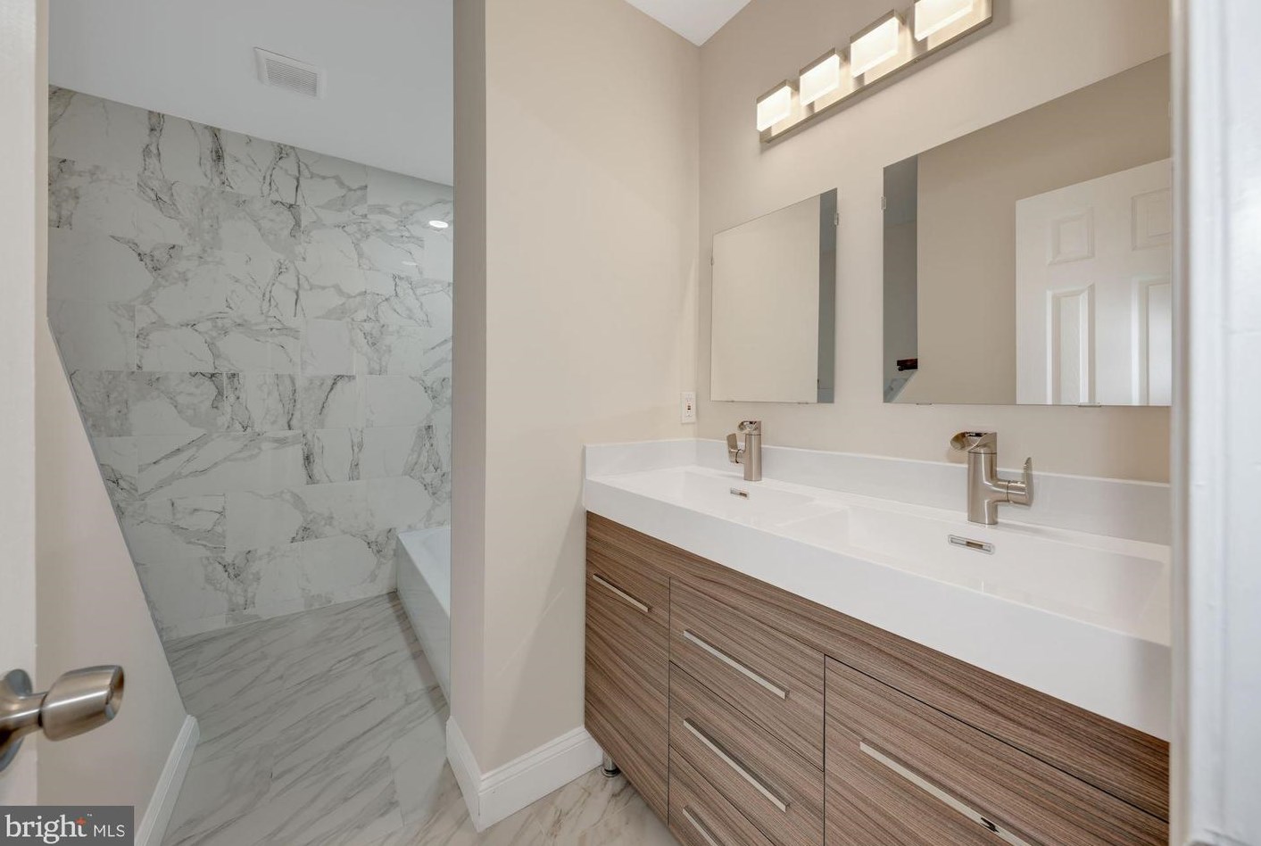 3623 Roland Ave, Baltimore MD  21211-2408 exterior