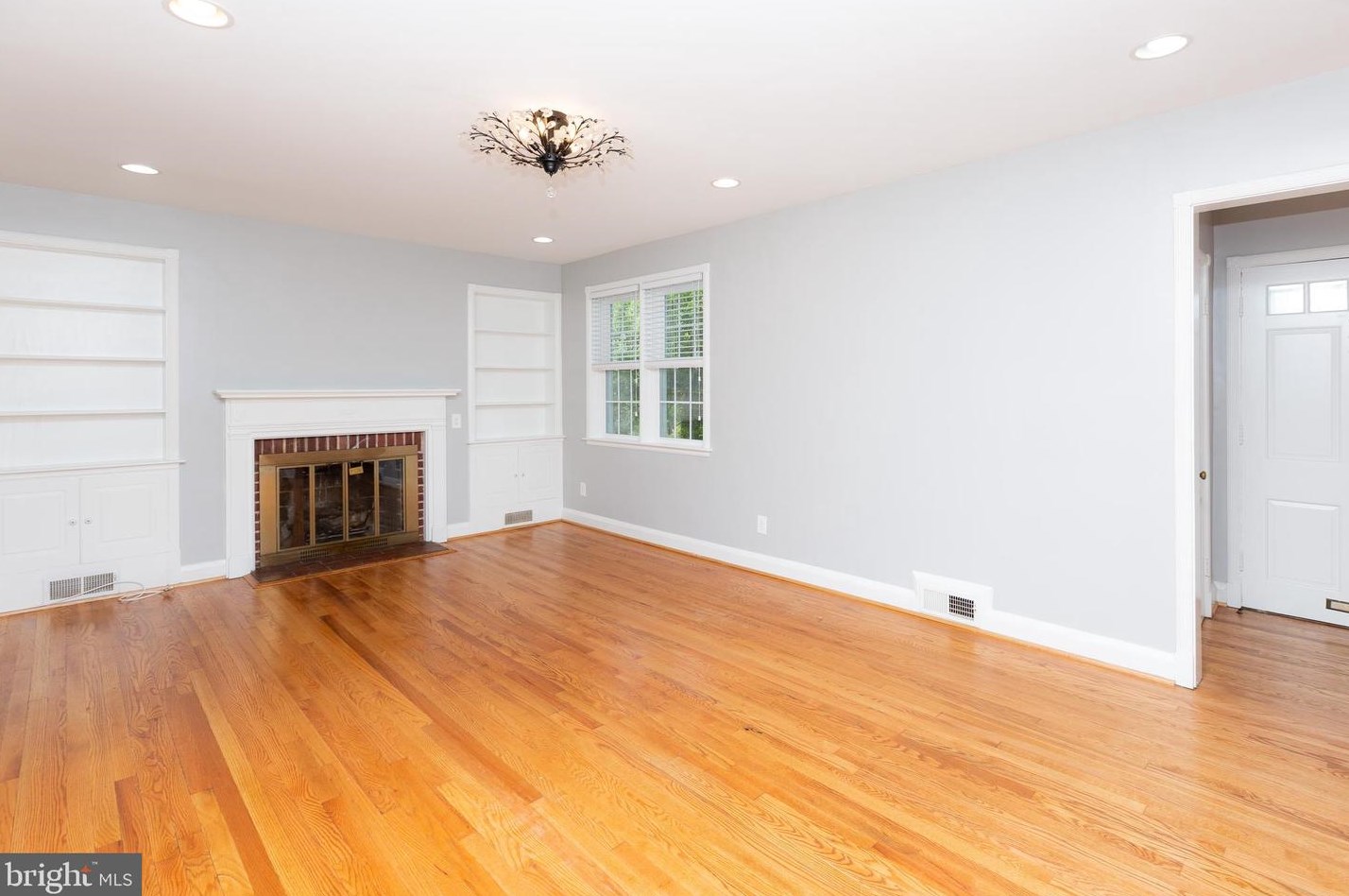 4023 Deepwood Rd, Baltimore MD  21218-1404 exterior