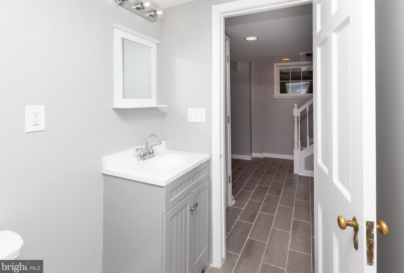 4023 Deepwood Rd, Baltimore MD  21218-1404 exterior