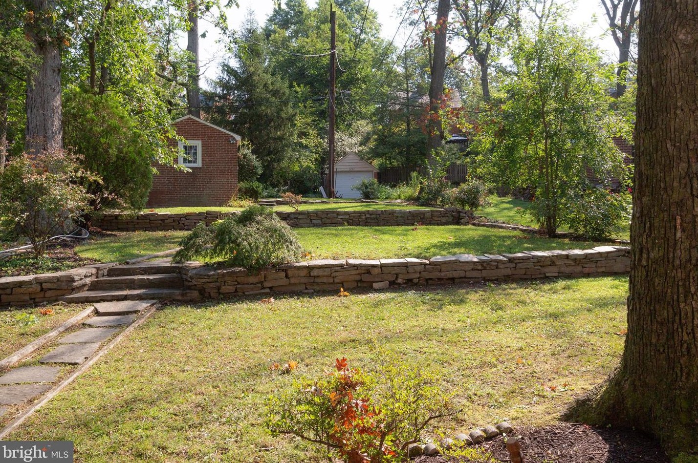 4023 Deepwood Rd, Baltimore MD  21218-1404 exterior