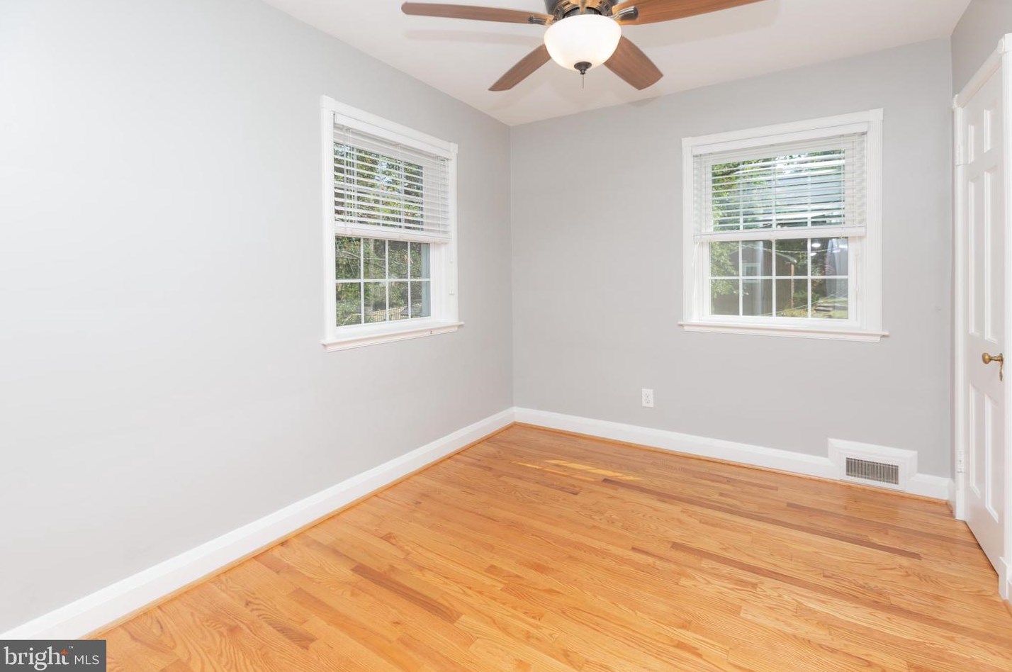4023 Deepwood Rd, Baltimore MD  21218-1404 exterior