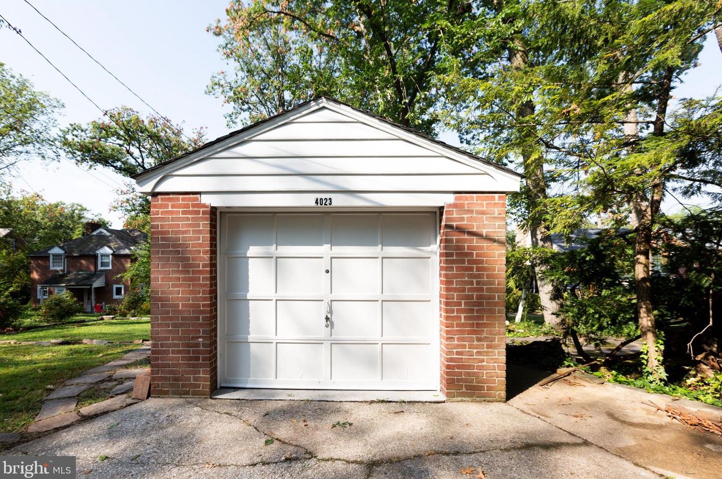 4023 Deepwood Rd, Baltimore MD  21218-1404 exterior