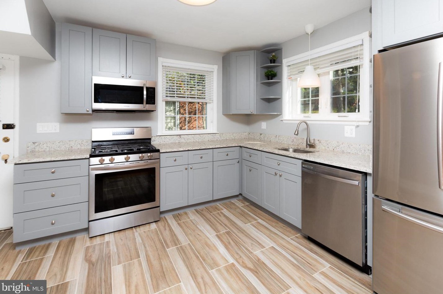 4023 Deepwood Rd, Baltimore MD  21218-1404 exterior