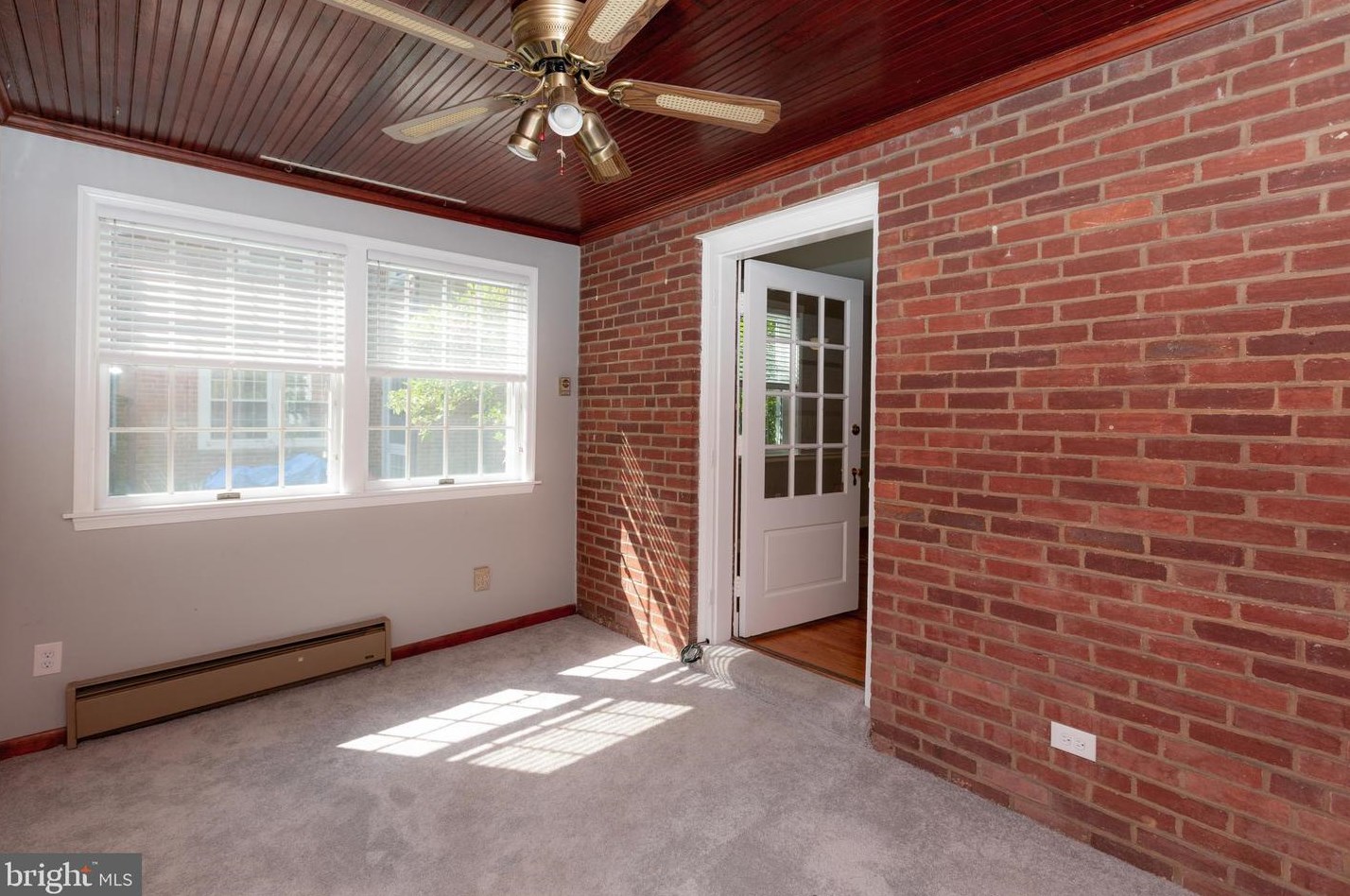 4023 Deepwood Rd, Baltimore MD  21218-1404 exterior