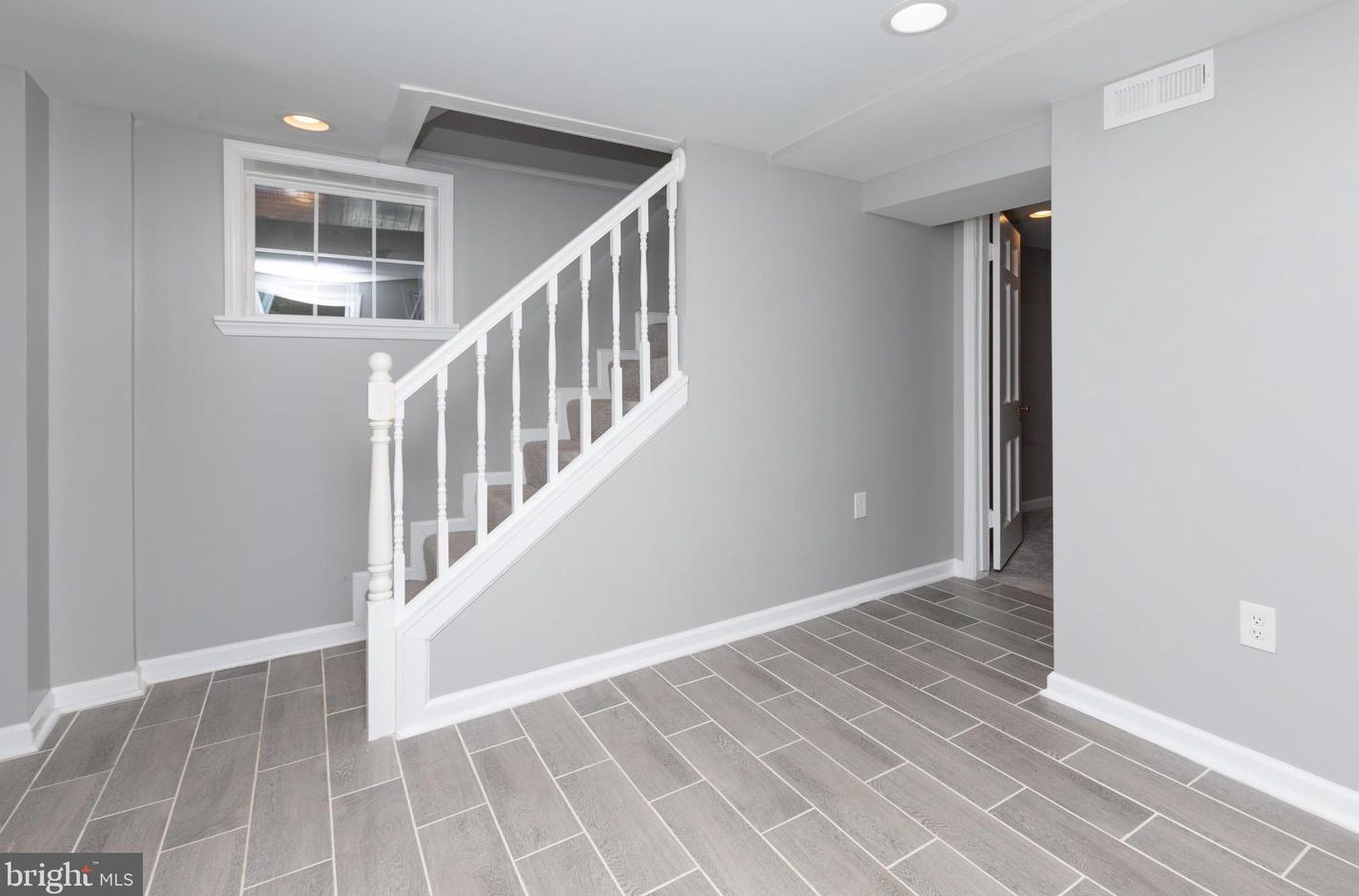 4023 Deepwood Rd, Baltimore MD  21218-1404 exterior