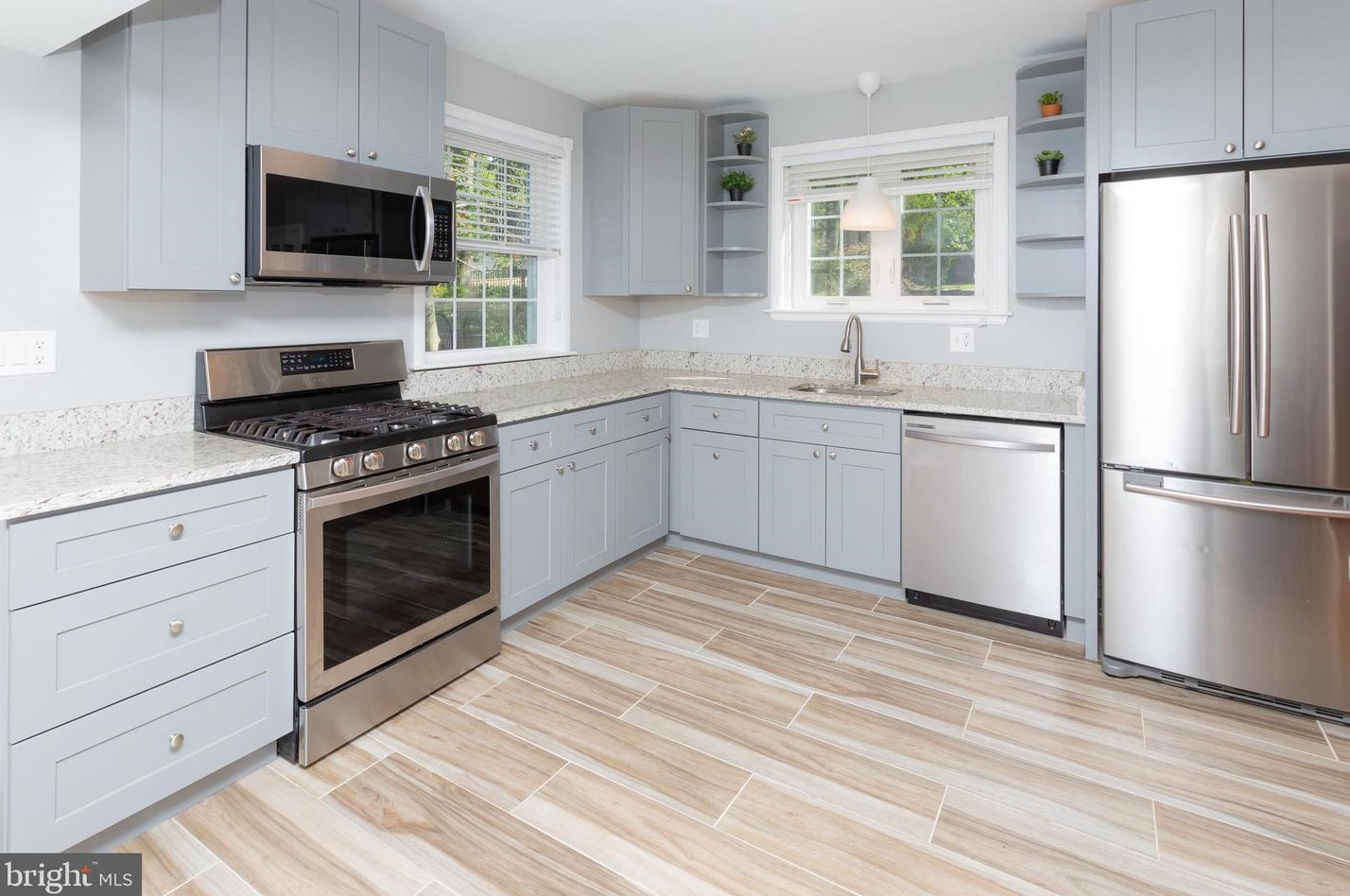 4023 Deepwood Rd, Baltimore MD  21218-1404 exterior