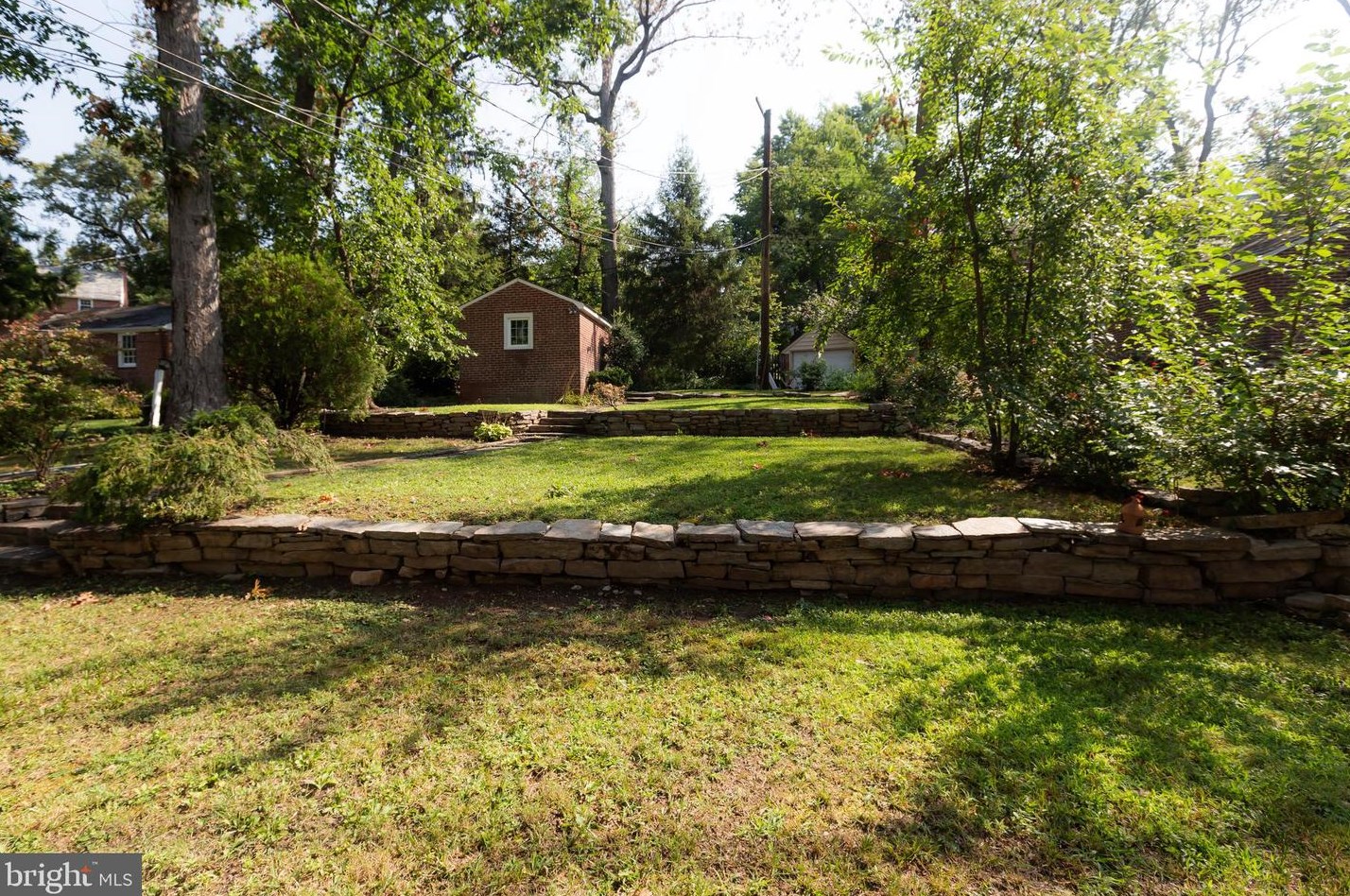 4023 Deepwood Rd, Baltimore MD  21218-1404 exterior