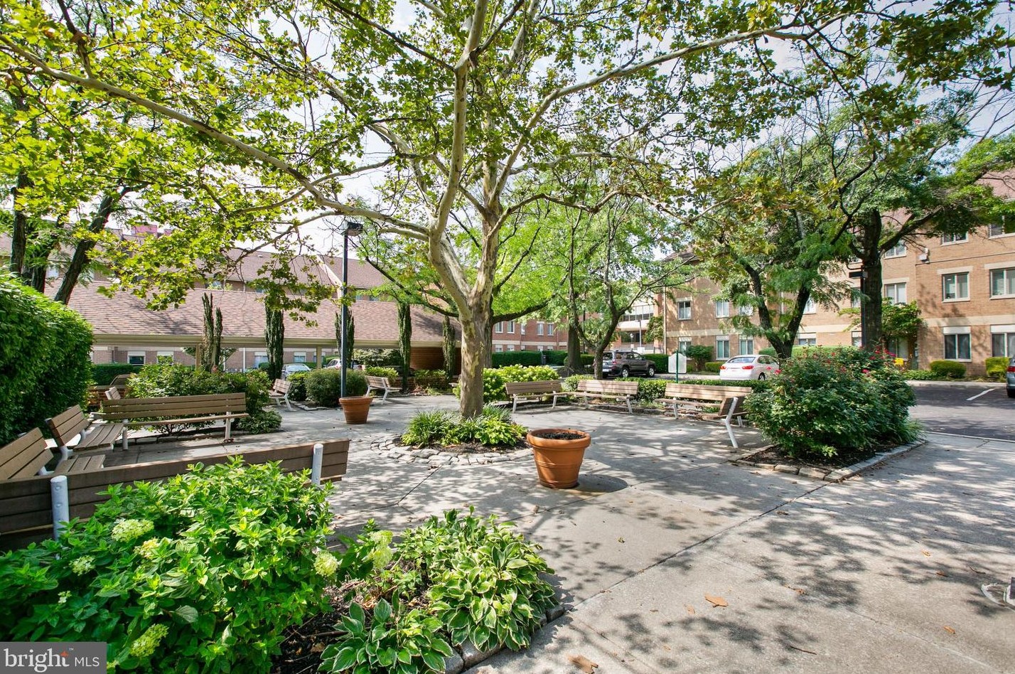 417 Sharp St, Baltimore MD 21201-2429 exterior