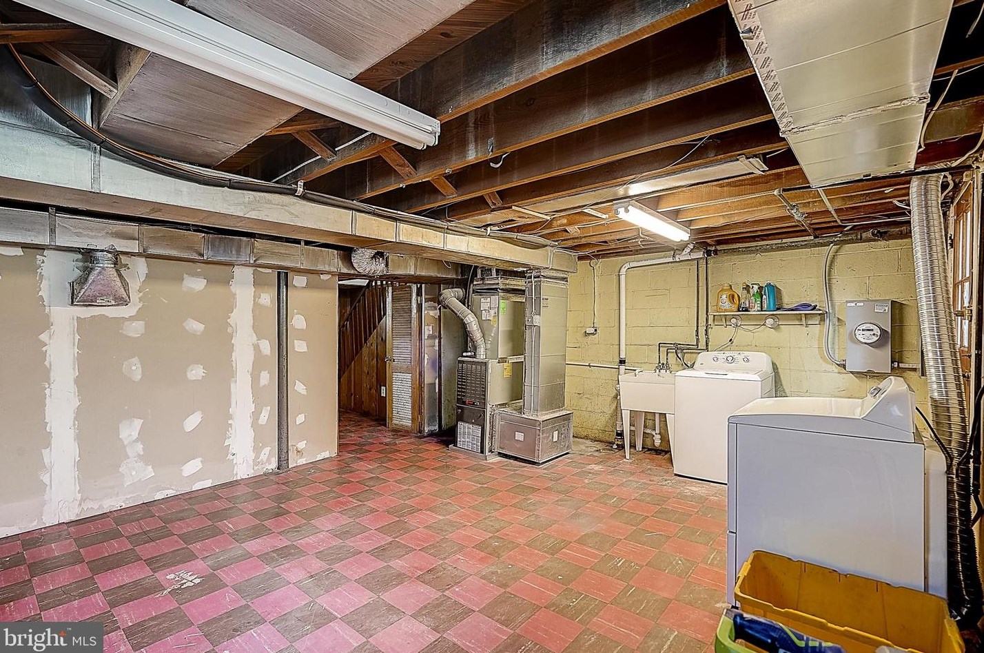 1712 Burnwood Rd, Baltimore MD 21239-3701 exterior