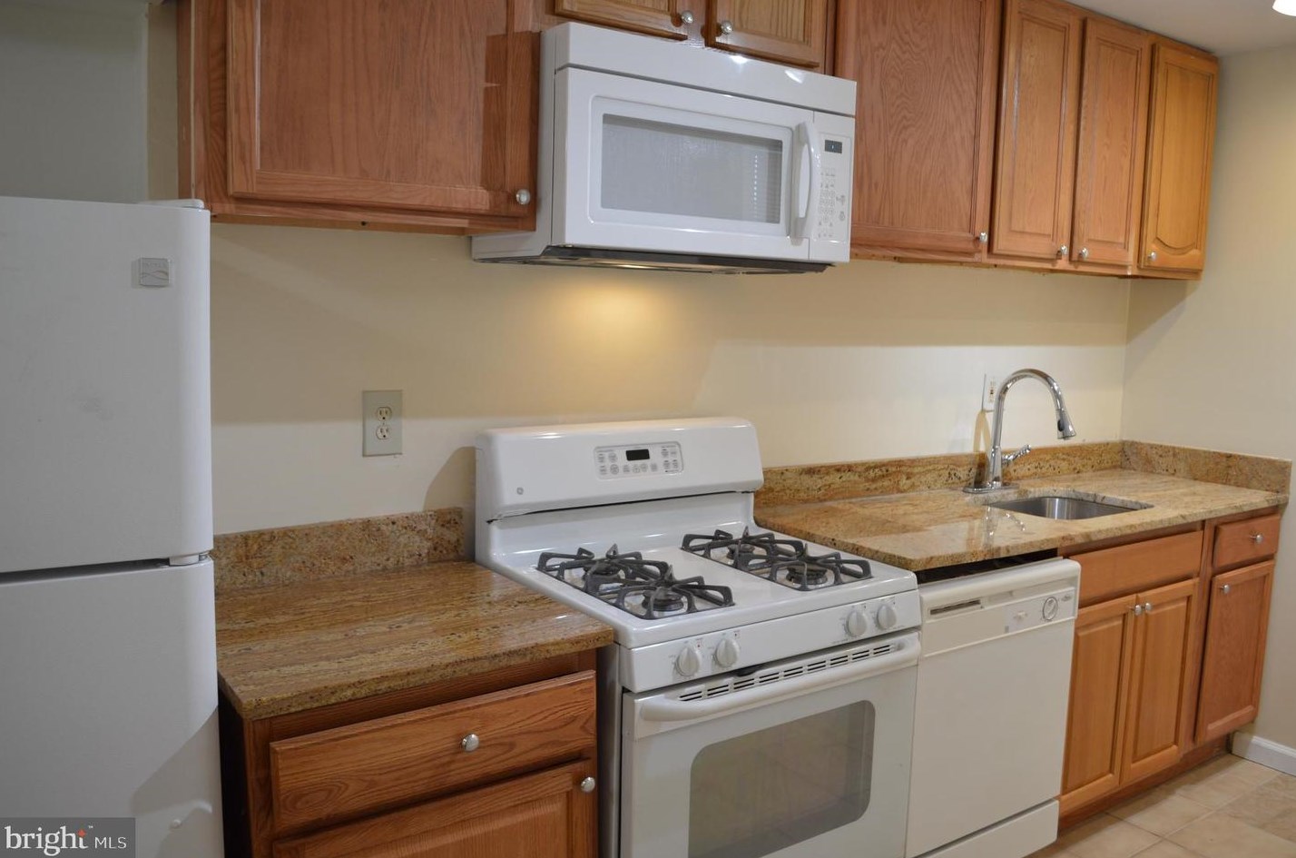 219 Calhoun St, Baltimore MD  21223-3121 exterior