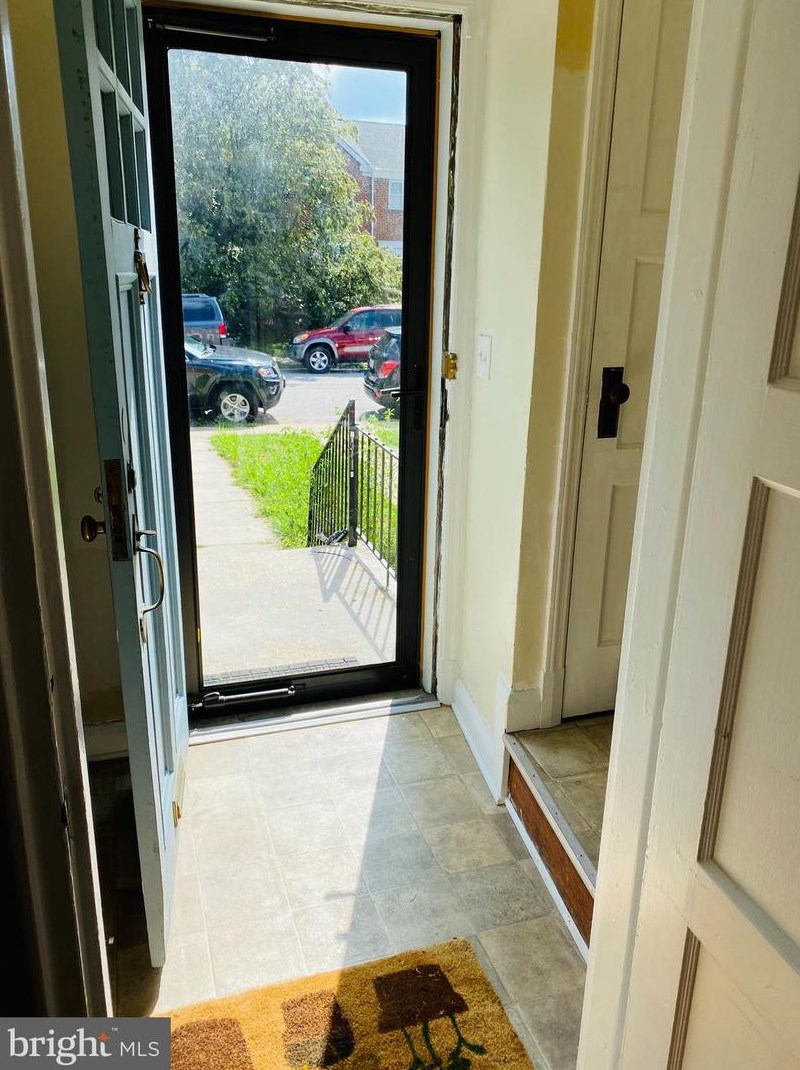 6174 Parkway Dr, Baltimore MD 21212-2841 exterior