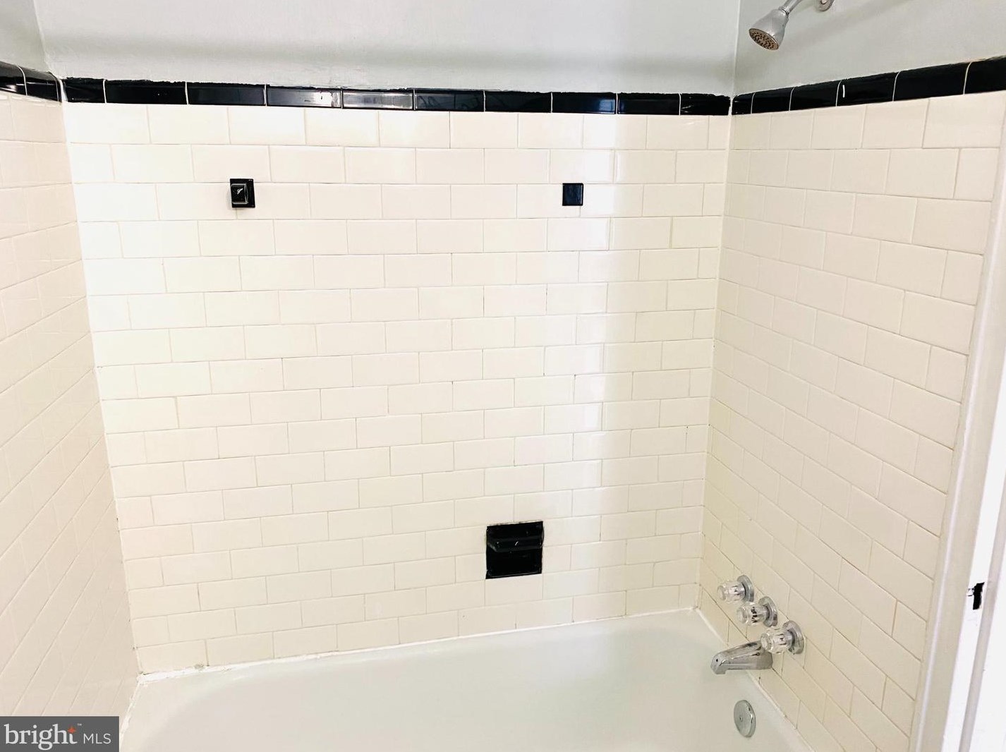 6174 Parkway Dr, Baltimore MD 21212-2841 exterior