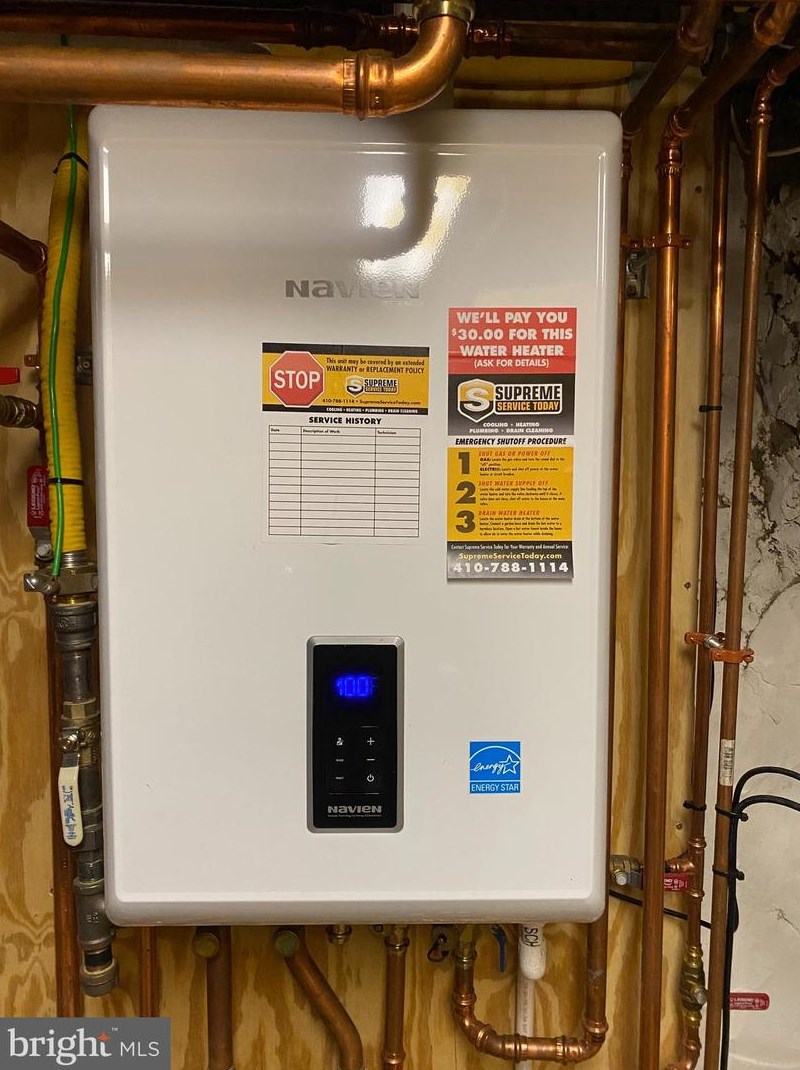 6174 Parkway Dr, Baltimore MD 21212-2841 exterior